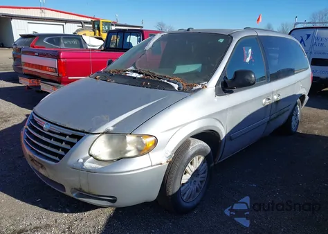 2005 Chrysler Town & Country Lx z USA, uszkodzony, nr VIN 2C4GP44R55R591210